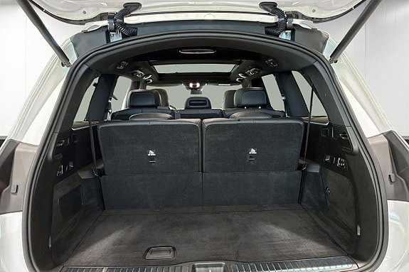 Mercedes-Benz GLS63 17 of 18