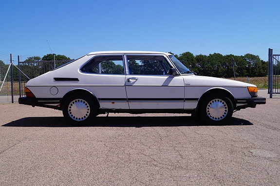Saab 900 9 of 20