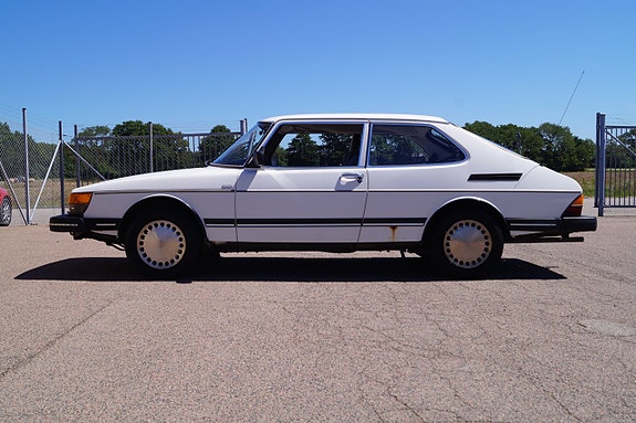 Saab 900 8 of 20