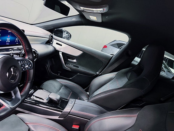 Mercedes-Benz CLA200 5 of 5
