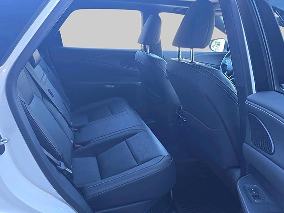 Lexus RX450h+ 7 of 13