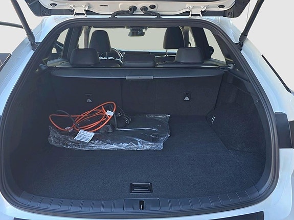 Lexus RX450h+ 10 of 13