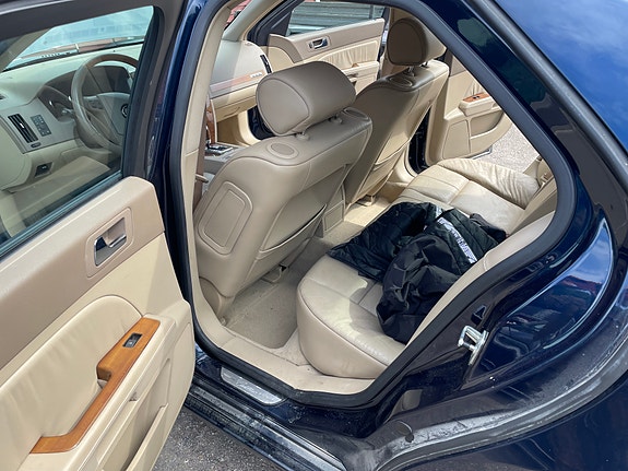 Cadillac STS 5 of 5