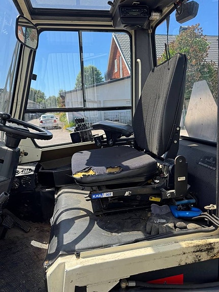 Nissan 2.0 ton gaffeltruck med hytt 5 of 5