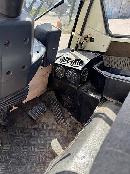 Nissan 2.0 ton eltruck med hytt 7 of 8