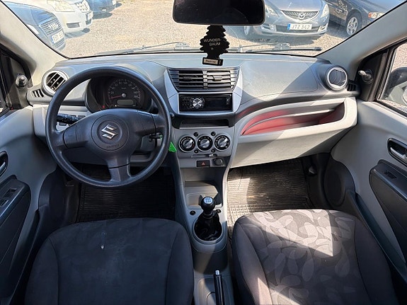 Suzuki Alto 13 of 19