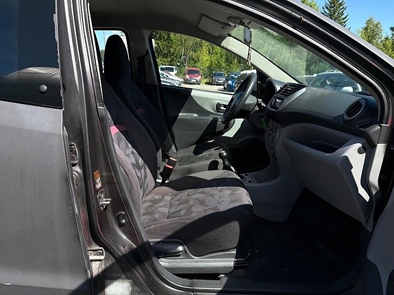 Suzuki Alto 14 of 19