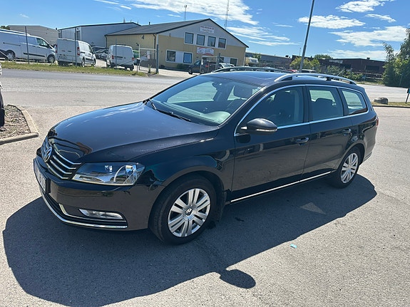 Volkswagen Passat 2 of 5