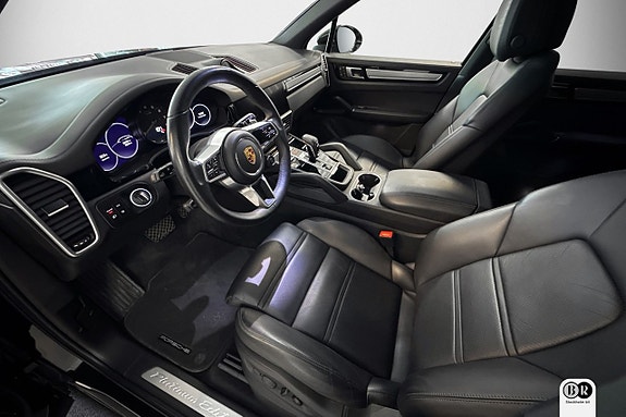 Porsche Cayenne 5 of 5