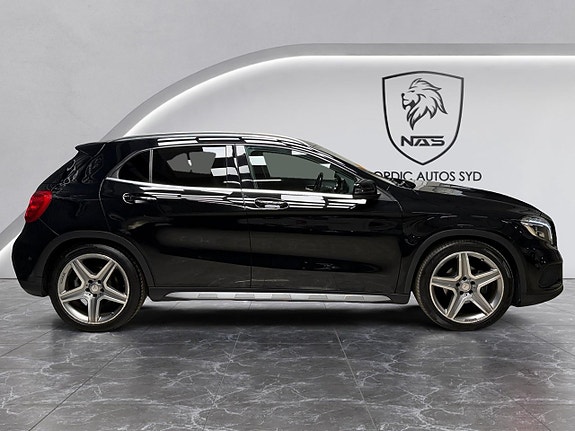 Mercedes-Benz GLA200 6 of 20