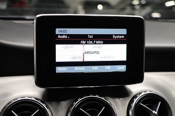 Mercedes-Benz GLA200 17 of 20
