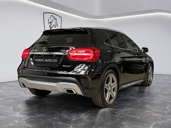 Mercedes-Benz GLA200 5 of 5