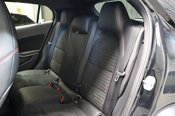 Mercedes-Benz GLA200 13 of 20
