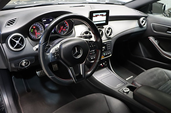 Mercedes-Benz GLA200 11 of 20