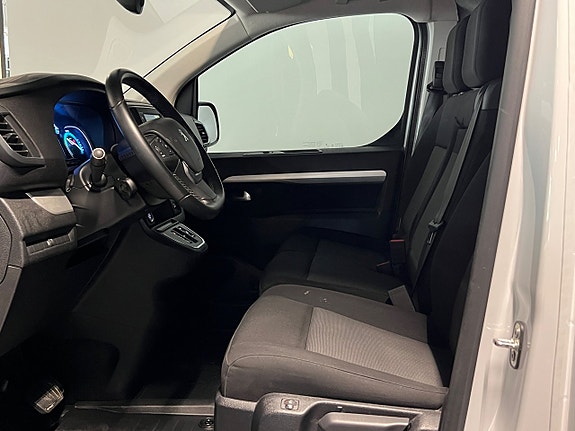 Peugeot e-Expert 9 of 13