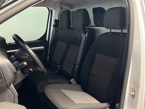 Peugeot e-Expert 13 of 13