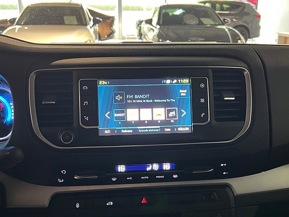 Peugeot e-Expert 10 of 13
