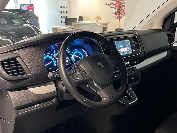 Peugeot e-Expert 8 of 13