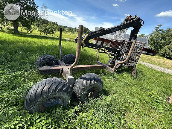 Valtra 762 Timmervagn/huggar kärra 6 of 27