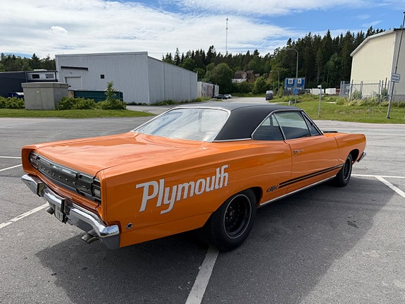 Plymouth GTX 5 of 17
