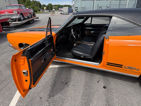 Plymouth GTX 9 of 17