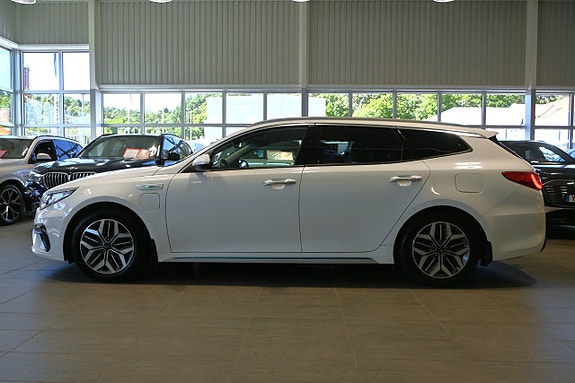 Kia Optima 2 of 27