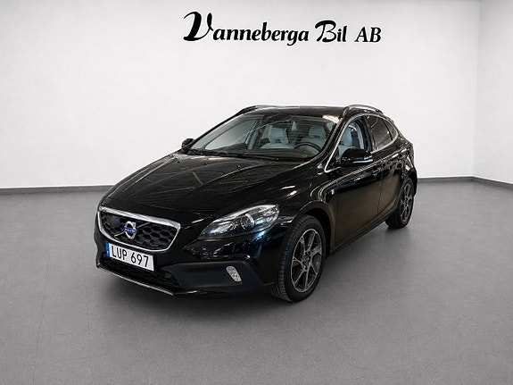 Volvo V40 Cross Country 3 of 8