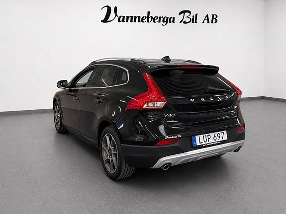Volvo V40 Cross Country 4 of 8