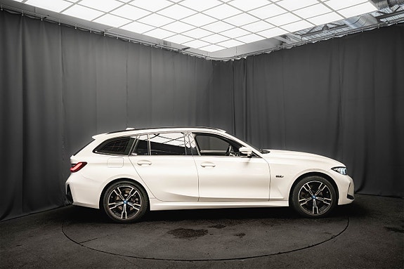 BMW 330e 5 of 5