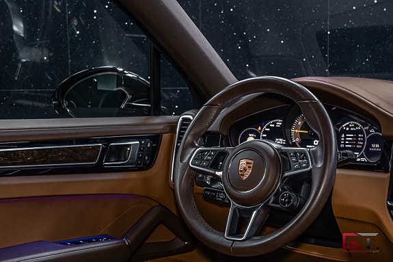 Porsche Cayenne 20 of 21