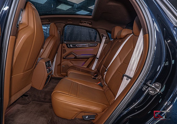 Porsche Cayenne 19 of 21