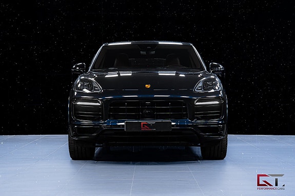 Porsche Cayenne 3 of 5