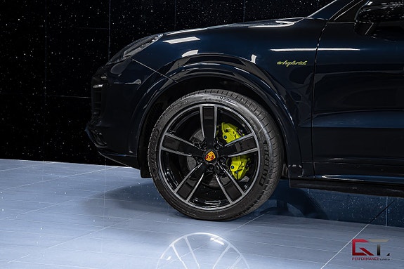 Porsche Cayenne 5 of 5