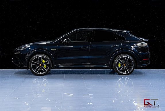 Porsche Cayenne 4 of 5