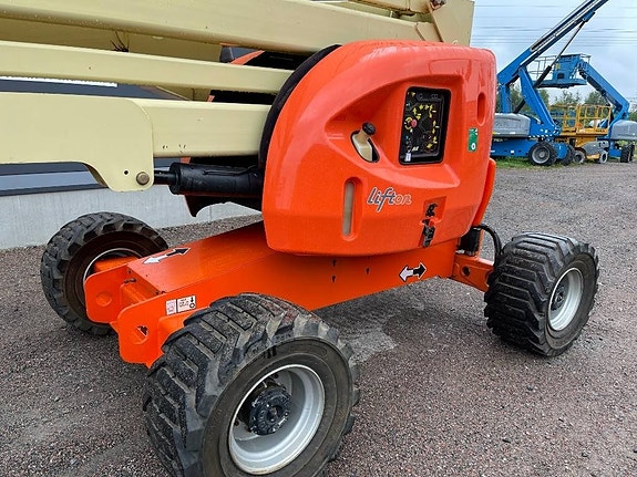 JLG 450 AJ 3 of 5