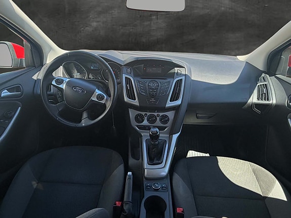 Ford Focus 7 of 12
