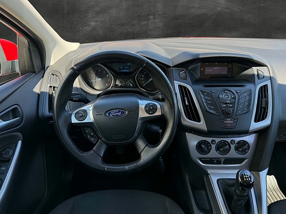 Ford Focus 8 of 12