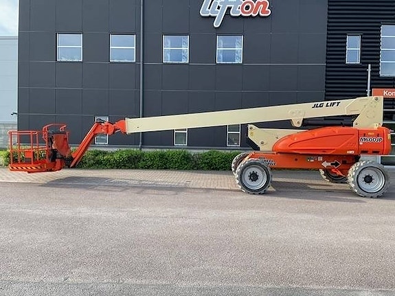 JLG M 600 JP 2 of 5