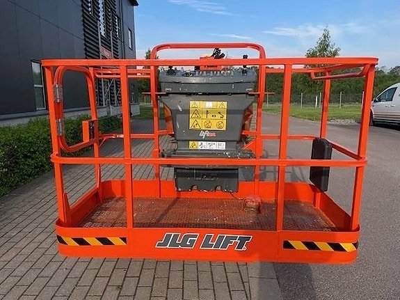 JLG M 600 JP 4 of 5
