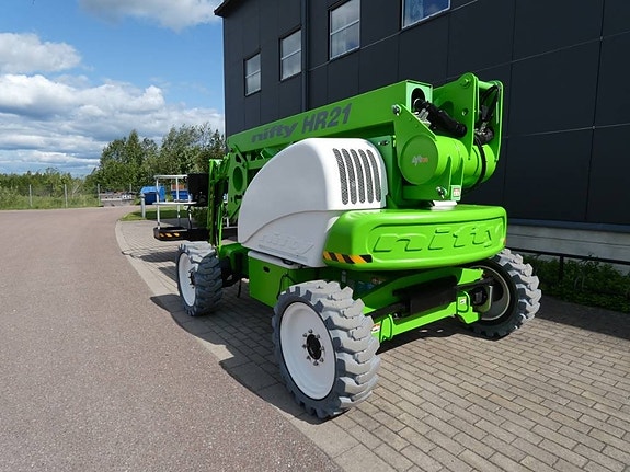 Niftylift HR 21 4x4 9 of 10