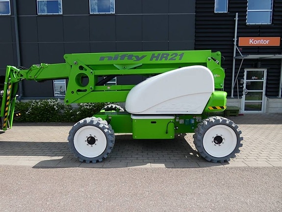 Niftylift HR 21 4x4 8 of 10