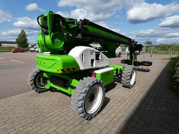 Niftylift HR 21 4x4 2 of 10