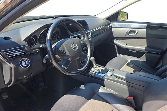 Mercedes-Benz E250 5 of 5