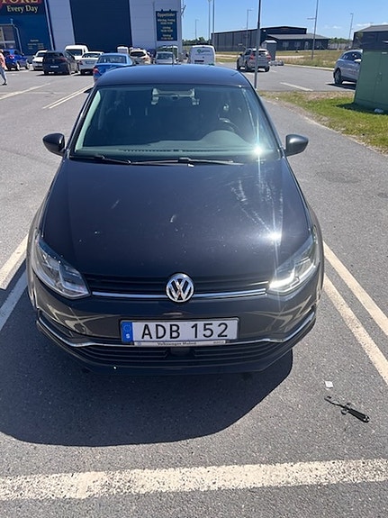 Volkswagen Polo 2 of 4