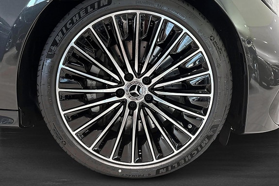 Mercedes-Benz E300 de 5 of 17