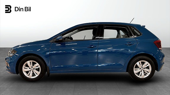 Volkswagen Polo 2 of 5