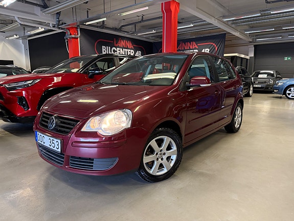 Volkswagen Polo 2 of 5