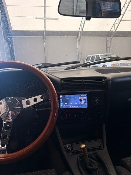BMW 318i 7 of 8