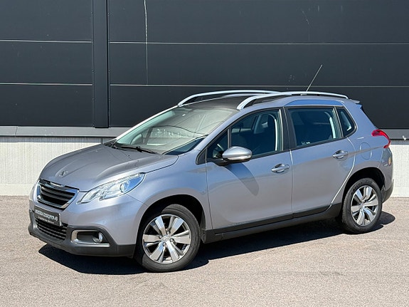 Peugeot 2008 2 of 5