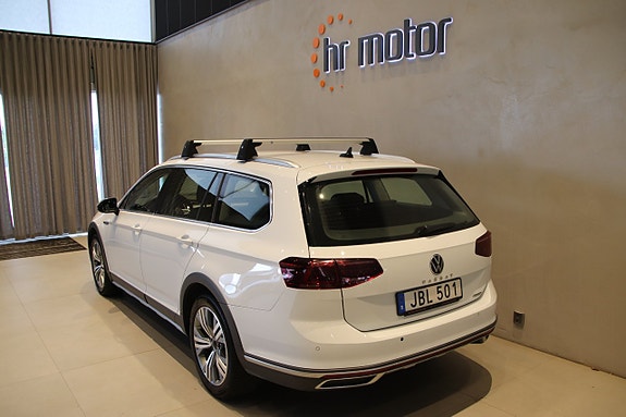 Volkswagen Passat Alltrack 4 of 5